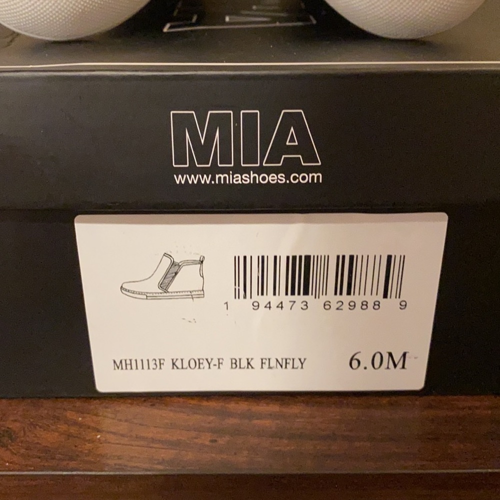 MIA Hidden Wedge Sneakers - Picture 8 of 8